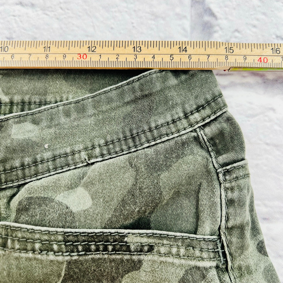 NOT FOR SALE        UNIONBAY Women's Skinny Cargo Utility Pants Size 5 Green - Picture 6 of 9